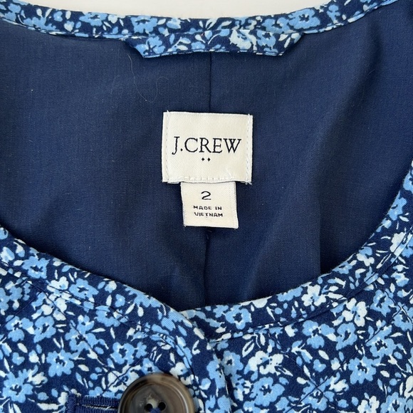 J. Crew Blue Floral Quilted Jacket. Size 2 - Picture 6 of 9